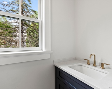 86 B Maple Avenue - Photo Thumbnail 7