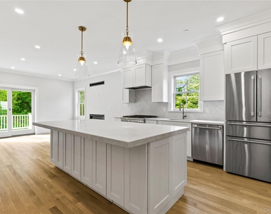 86 B Maple Avenue - Photo Thumbnail 5