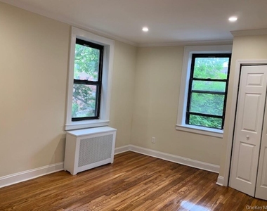 312 Main Street - Photo Thumbnail 4