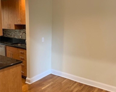 312 Main Street - Photo Thumbnail 9