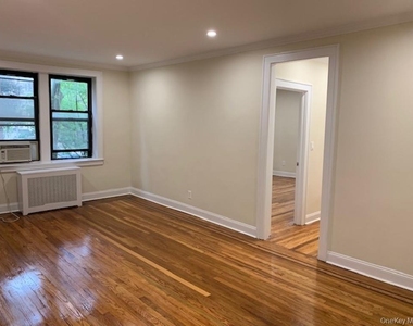 312 Main Street - Photo Thumbnail 8