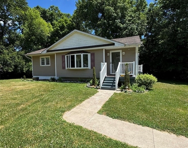 18 Montfort Woods Road - Photo Thumbnail 7