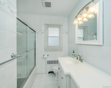 7 Plainview Road - Photo Thumbnail 14
