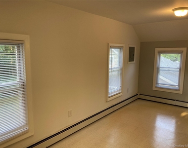 1117-1119 Milton Turnpike - Photo Thumbnail 4