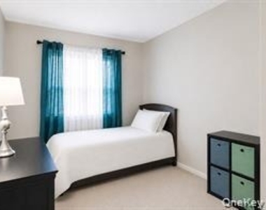 7 Roundtree Court - Photo Thumbnail 10