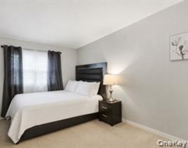 7 Roundtree Court - Photo Thumbnail 9