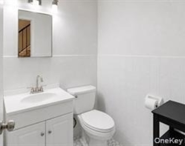 7 Roundtree Court - Photo Thumbnail 7