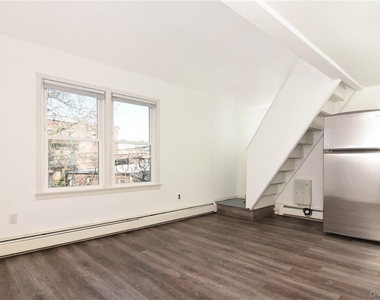 44 Ridge Street - Photo Thumbnail 6