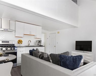44 Ridge Street - Photo Thumbnail 2