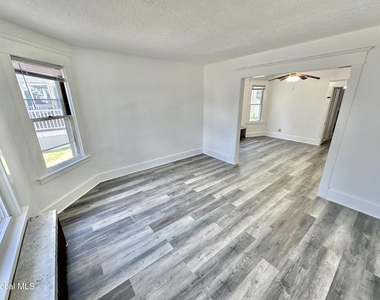 1346 Stanford Street - Photo Thumbnail 5