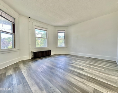 1346 Stanford Street - Photo Thumbnail 3