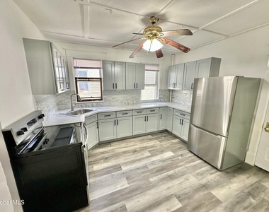 1346 Stanford Street - Photo Thumbnail 18
