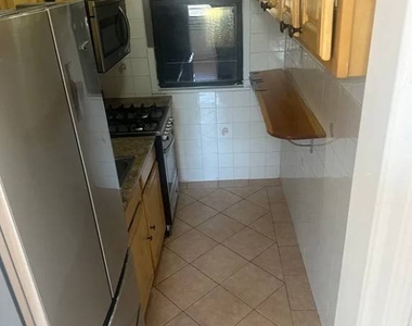 400 East 12th Street - Photo Thumbnail 6