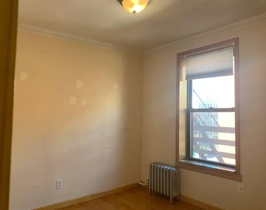 400 East 12th Street - Photo Thumbnail 2