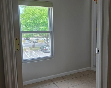 112 Main Street - Photo Thumbnail 12