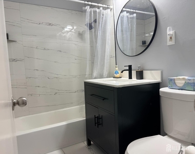 128 College Drive - Photo Thumbnail 8