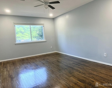 128 College Drive - Photo Thumbnail 10