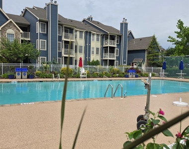 268 Crosspointe Drive - Photo Thumbnail 12