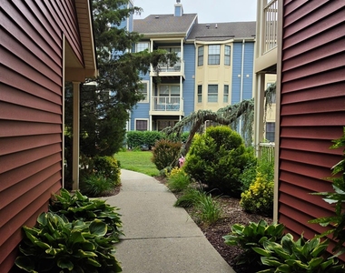 268 Crosspointe Drive - Photo Thumbnail 1