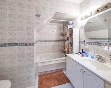 583 Warren Street - Photo Thumbnail 11