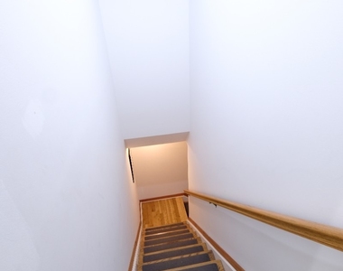 583 Warren Street - Photo Thumbnail 4