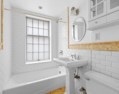 200 E 35th Street - Photo Thumbnail 8