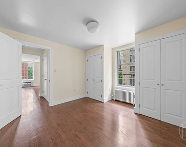 200 E 35th Street - Photo Thumbnail 7
