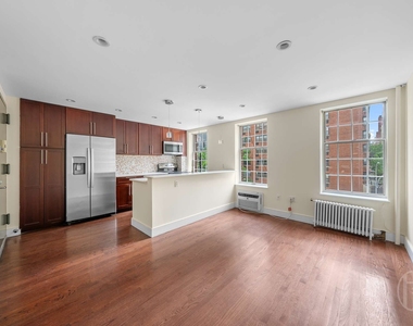 200 E 35th Street - Photo Thumbnail 1