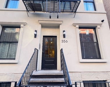 356 W 48th Street - Photo Thumbnail 3