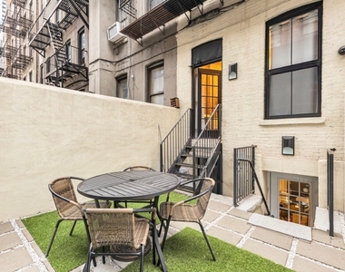 356 W 48th Street - Photo Thumbnail 1