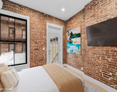 356 W 48th Street - Photo Thumbnail 7