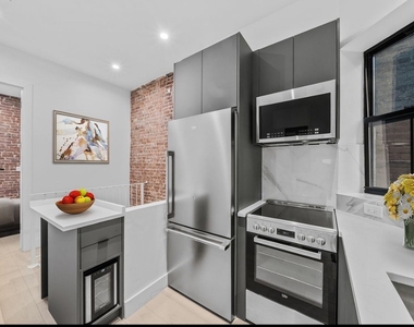 356 W 48th Street - Photo Thumbnail 6