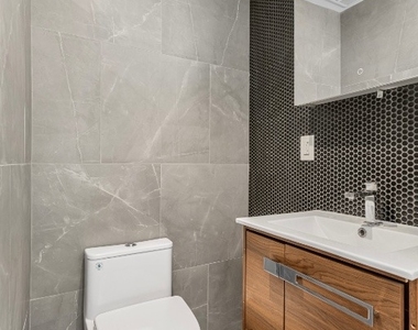 356 W 48th Street - Photo Thumbnail 12