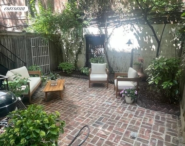 53 W 76th Street - Photo Thumbnail 5