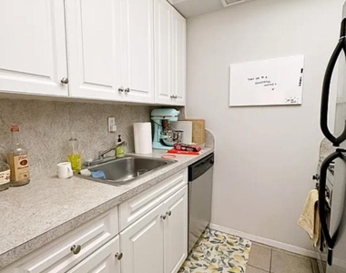 337 W 43rd Street - Photo Thumbnail 4