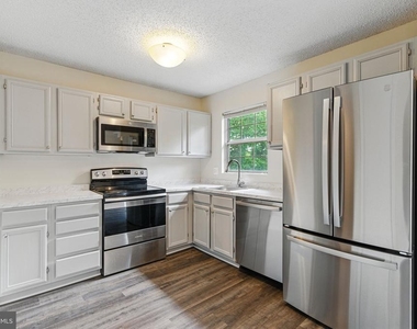 505 Knollwood Court - Photo Thumbnail 6