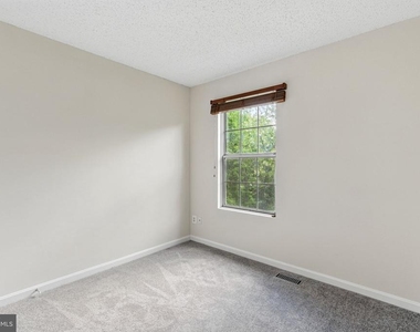 505 Knollwood Court - Photo Thumbnail 9