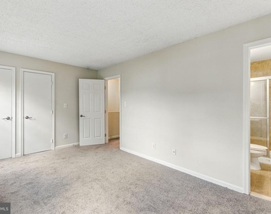 505 Knollwood Court - Photo Thumbnail 13