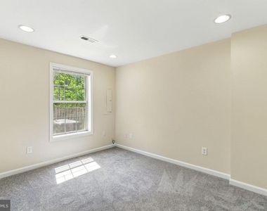 505 Knollwood Court - Photo Thumbnail 16