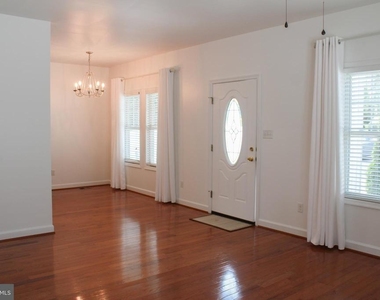 335 S Commerce Street - Photo Thumbnail 3
