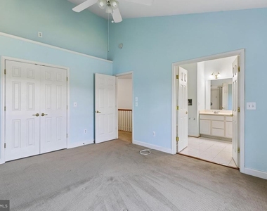 14240 Madrigal Drive - Photo Thumbnail 8