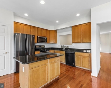 14240 Madrigal Drive - Photo Thumbnail 4