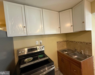 14696 Stratford Drive - Photo Thumbnail 4