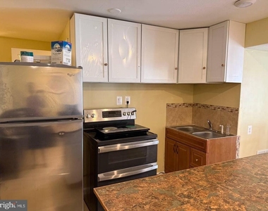 14696 Stratford Drive - Photo Thumbnail 7