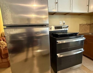 14696 Stratford Drive - Photo Thumbnail 6