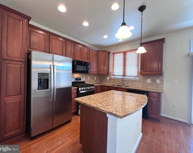 14533 Kentish Fire Street - Photo Thumbnail 7