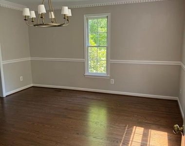 23210 Dover Road - Photo Thumbnail 5