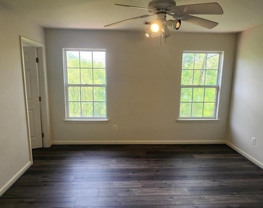 45512 Lakemont Square - Photo Thumbnail 8