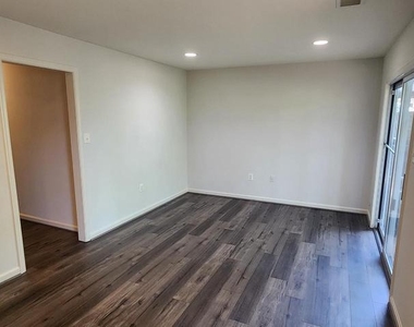 45512 Lakemont Square - Photo Thumbnail 17
