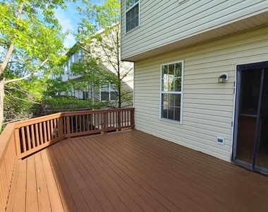 45512 Lakemont Square - Photo Thumbnail 20